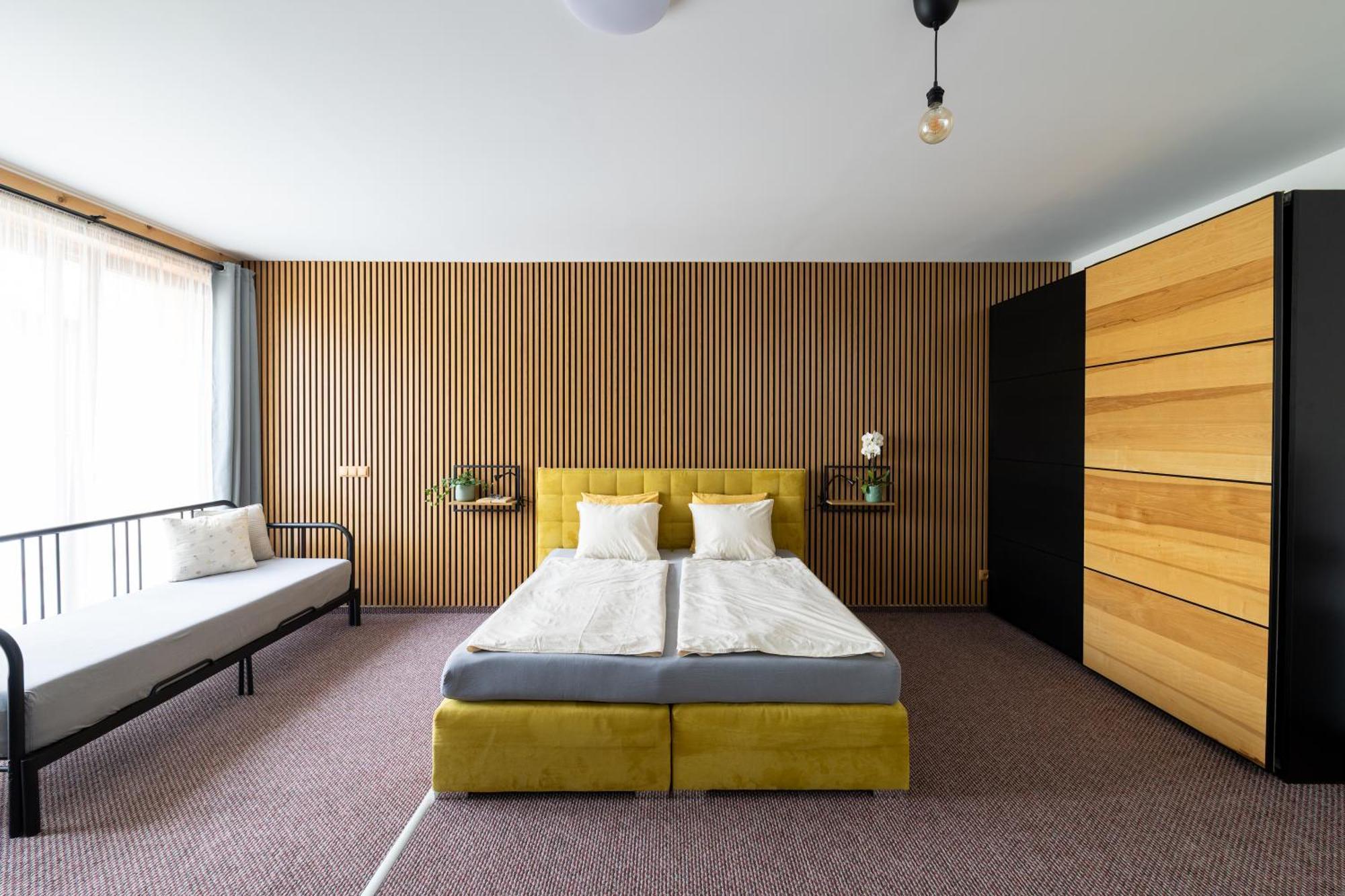 Vousata Dama - Ps3 - Parking Free Apartmán *